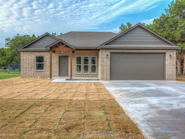 806 NE 7th St, Wagoner, OK 74467