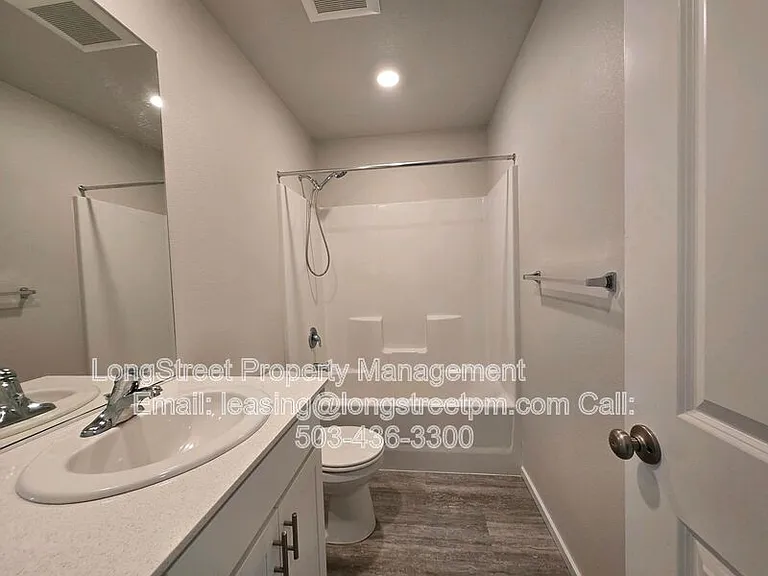412 Lost Lake St NE — Photo 22