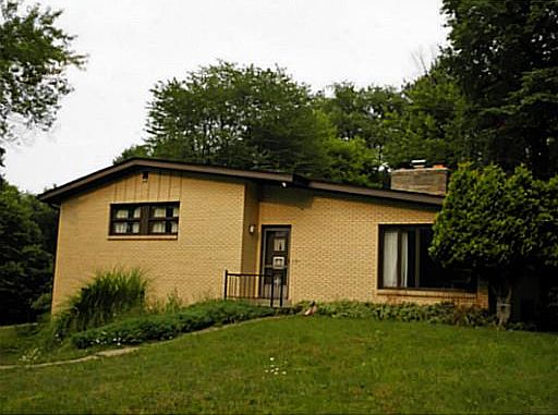 1st image of 300 Chardick Dr