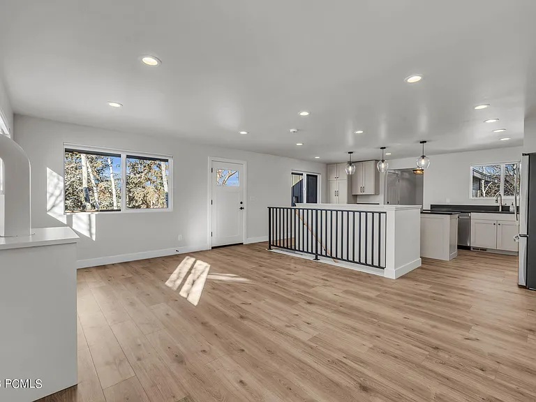 6236 N Countryside Cir — Photo 4