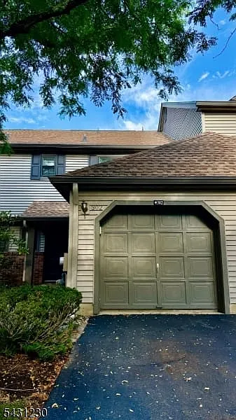 3 bed, 2.5 bath, 1616 sqft, $3,550 — Photo 2