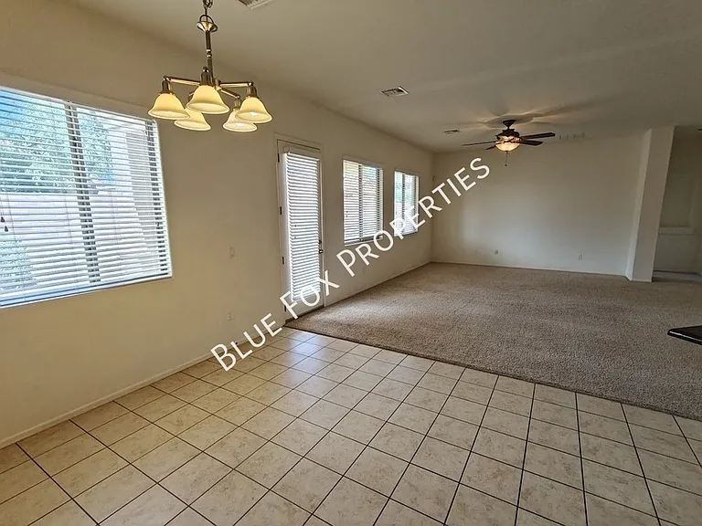 324 N Oak Tree Canyon Loop — Photo 16