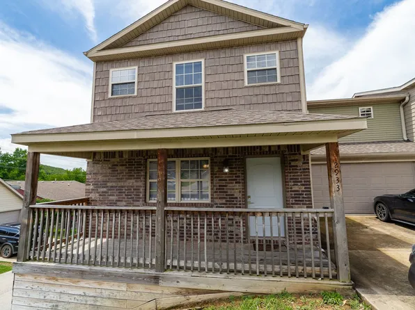 2933 W Scottswood Pl, Fayetteville, AR 72704