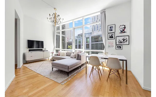 Sold by Oxford Property Group | media 7