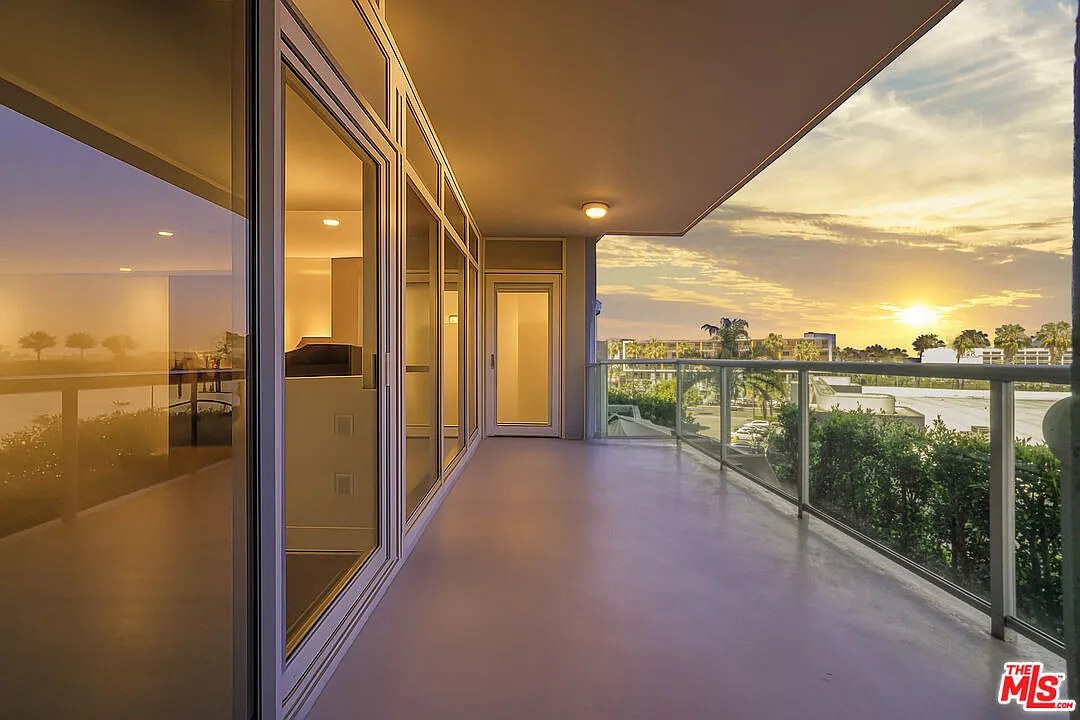 2 bed, 3.0 bath, 1728 sqft, $7,500 — Photo 1
