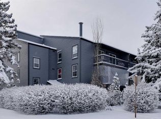 1301 N 17th Ave NW #210, Calgary, AB T2M 0R2