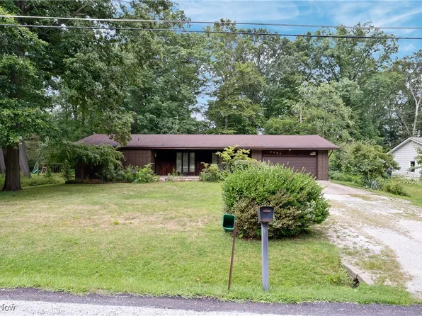 3563 Frawood Dr, Uniontown, OH 44685