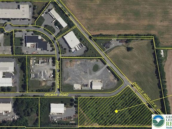 2nd image of 599 Daniels Rd