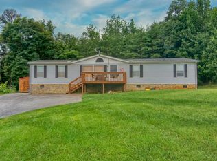 1037 Jessica Rose Ln, Dandridge, TN 37725