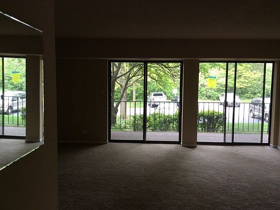 3rd image of 3504 Lakeview Dr APT 104