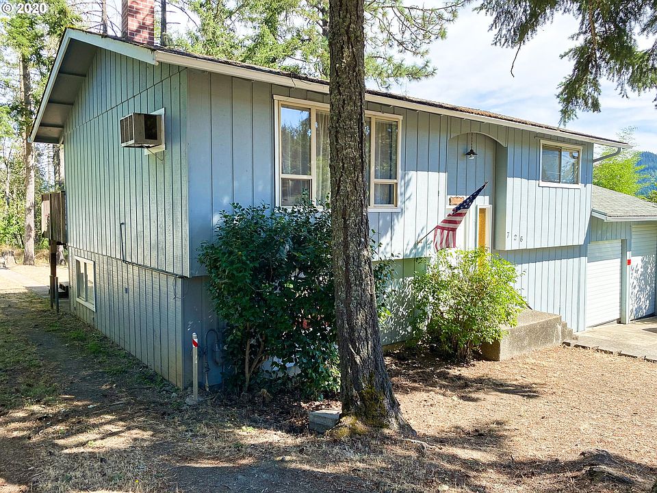 2nd image of 726 Tanglewood St