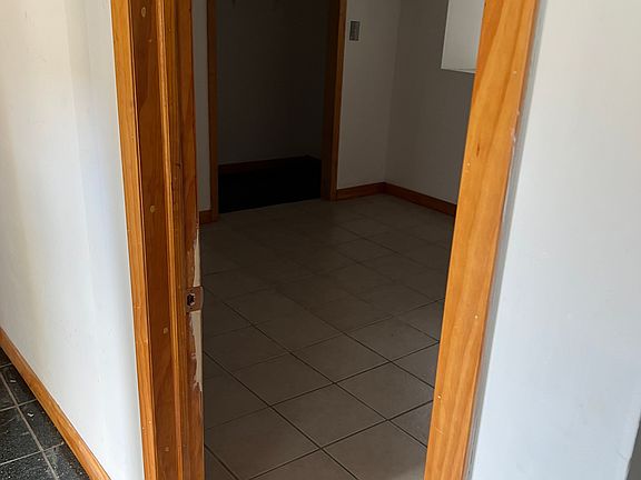 5th image of 3005 S Archer Ave