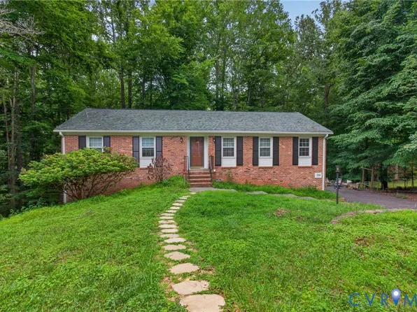 310 Crestfield Ct, Charlottesville, VA 22911