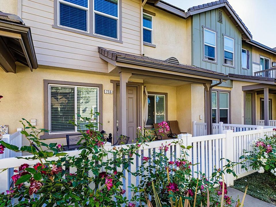 1st image of 756 Ocean Breeze Dr