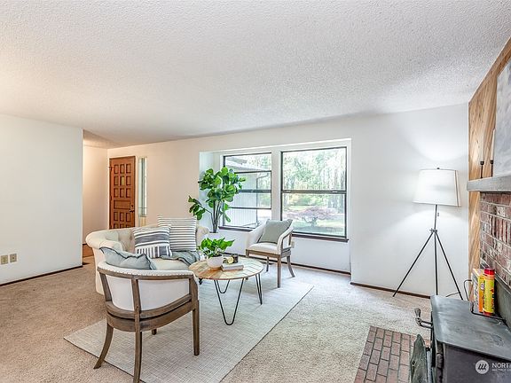 4th image of 940 9th Avenue