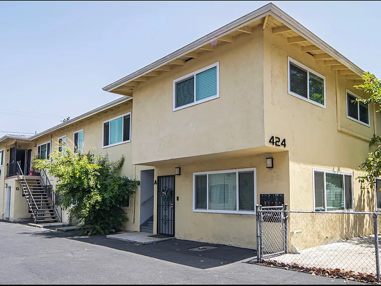 424 S Stoneman Ave #2 — Photo 2