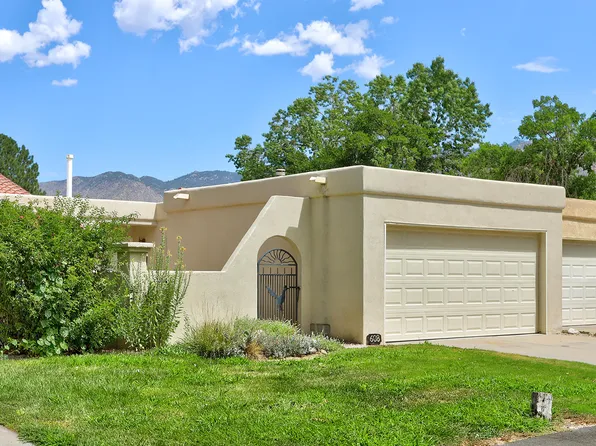 608 Meadow Green Ct SE, Albuquerque, NM 87123