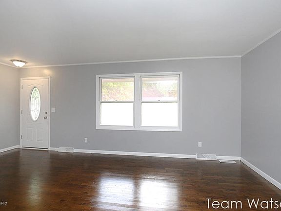 4th image of 10810 Woodbushe Dr SE