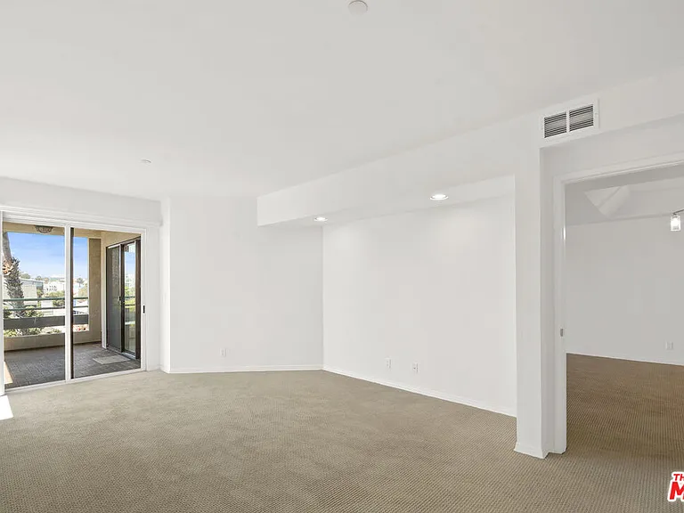 122 Ocean Park Blvd #511 — Photo 6