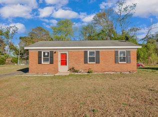 6521 Amanda Cir, Fayetteville, NC 28304