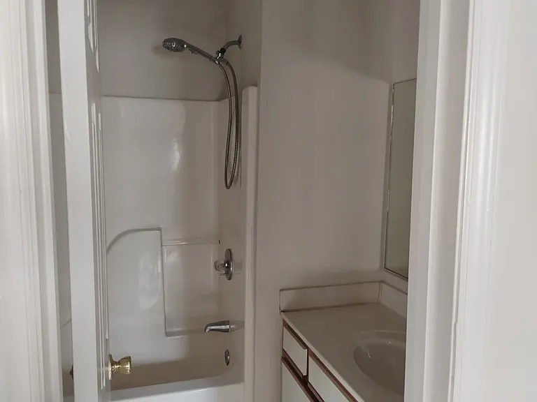 405-5 Farmer Rd #5-T — Photo 5