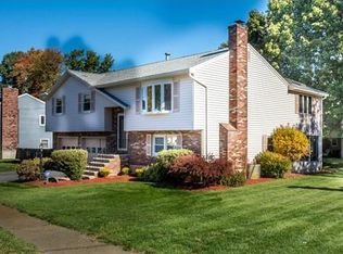 121 Hanscom Ave, Reading, MA 01867