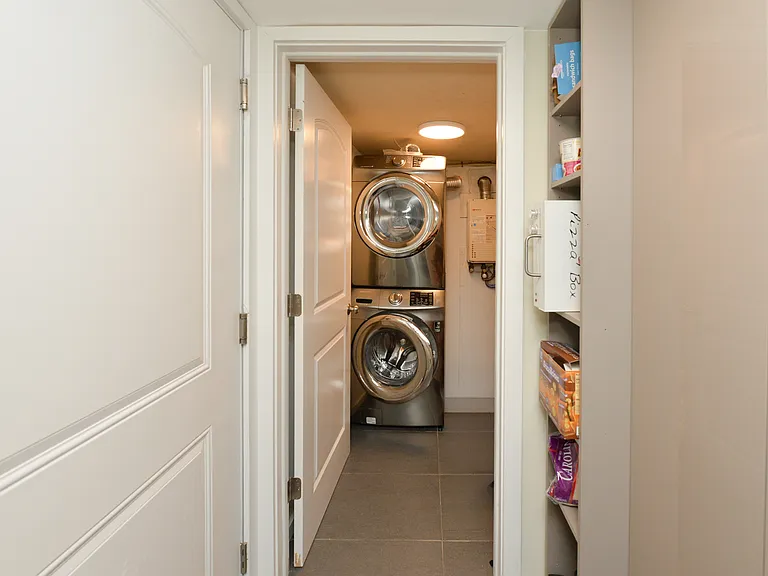 38-55 Van Riper Pl — Photo 20