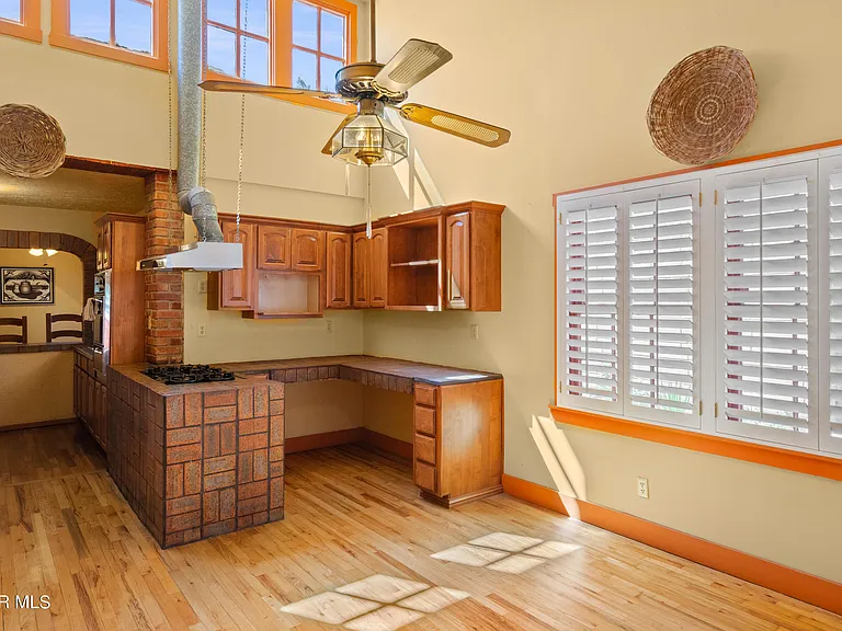 515 Gregory Ave — Photo 17