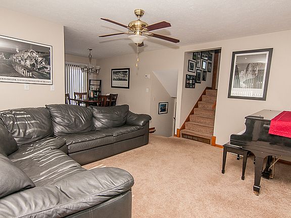 3rd image of 23766 Vincent Dr