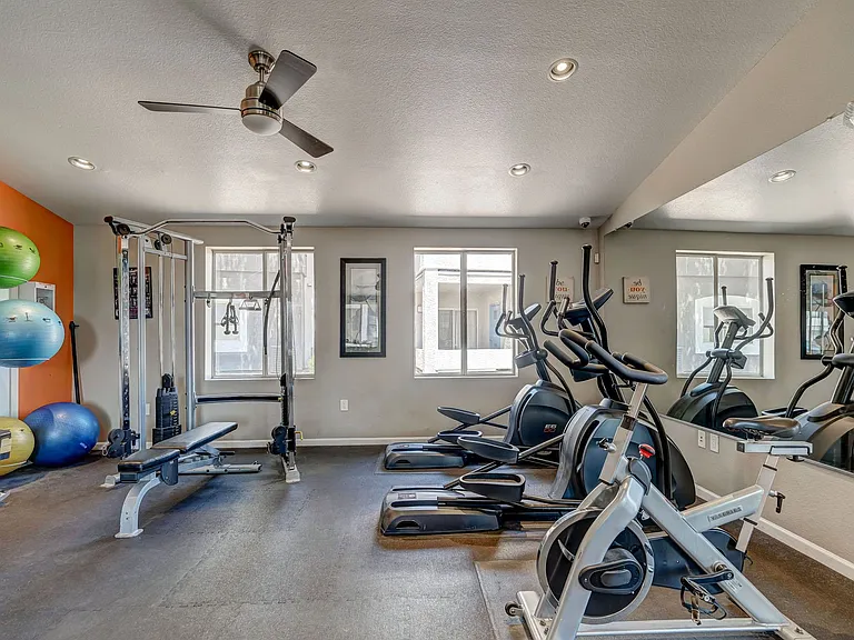 Allure at Tempe Apartments — Photo 17