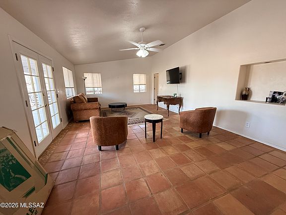 5th image of 643 S Mesquite St