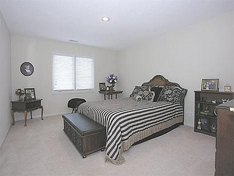 3rd image of 8104 Forest Park Dr