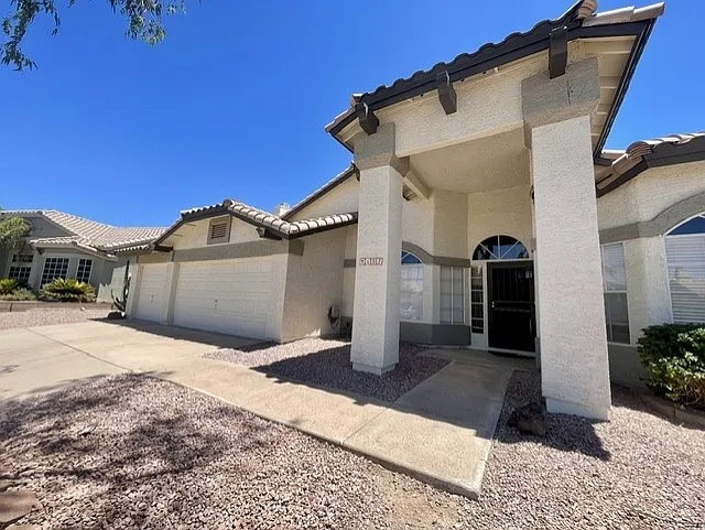 4157 N Everest — Photo 2