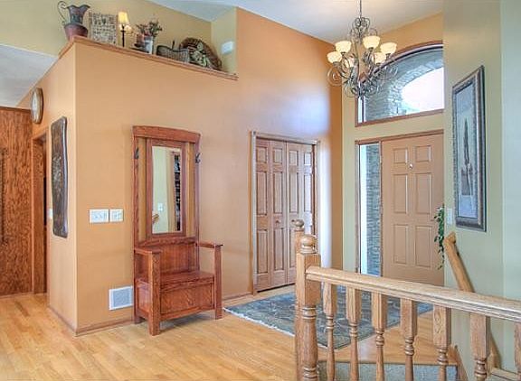 2nd image of 1516 Stoneybrook Dr