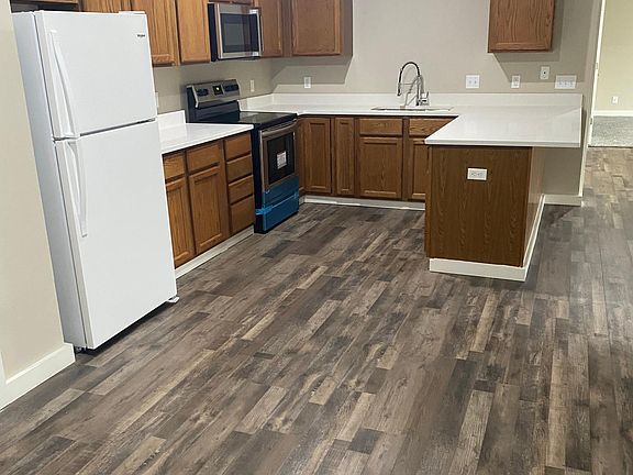 Kitchen /Eating Area