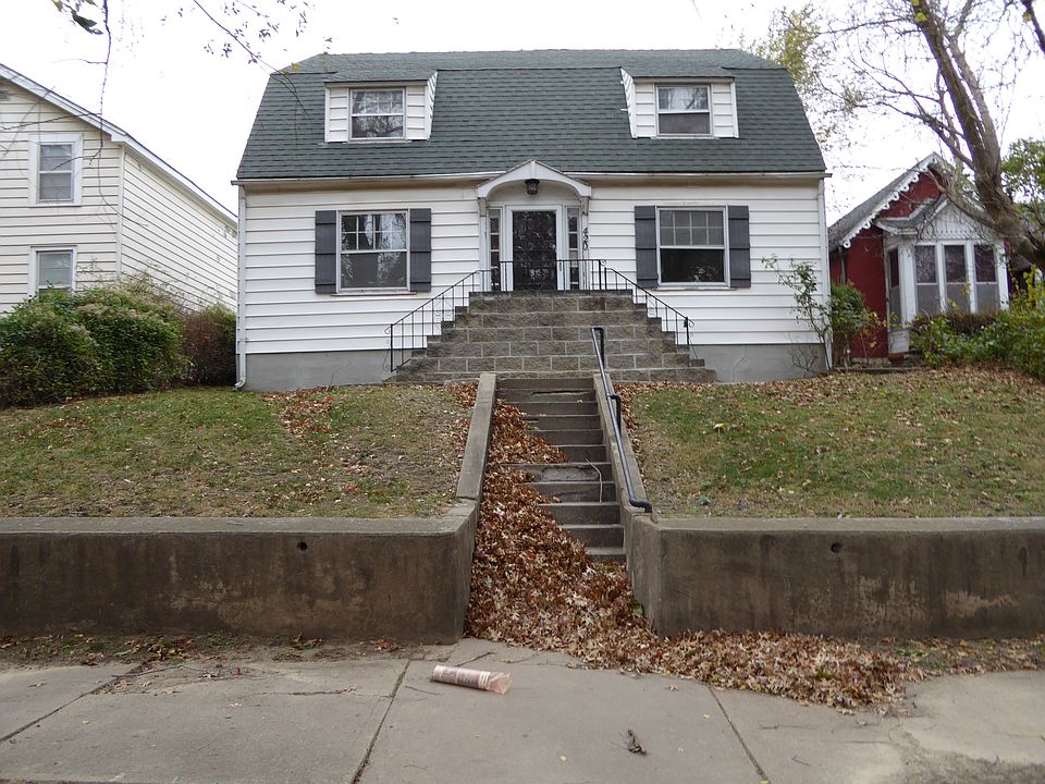 1st image of 420 Olive St #A