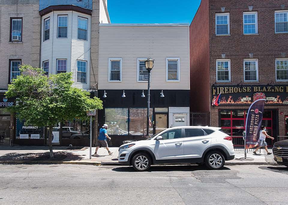1st image of 490 CENTRAL AVE