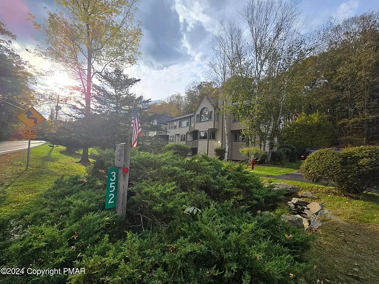352 Hollow Rd #11 — Photo 2