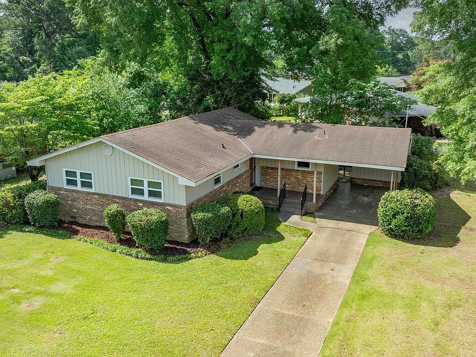 1st image of 305 30th St E