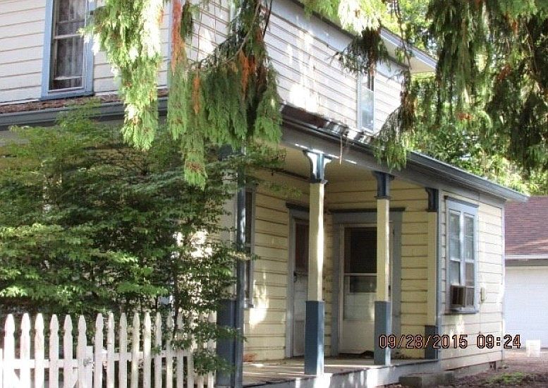 2nd image of 465 Arthur St