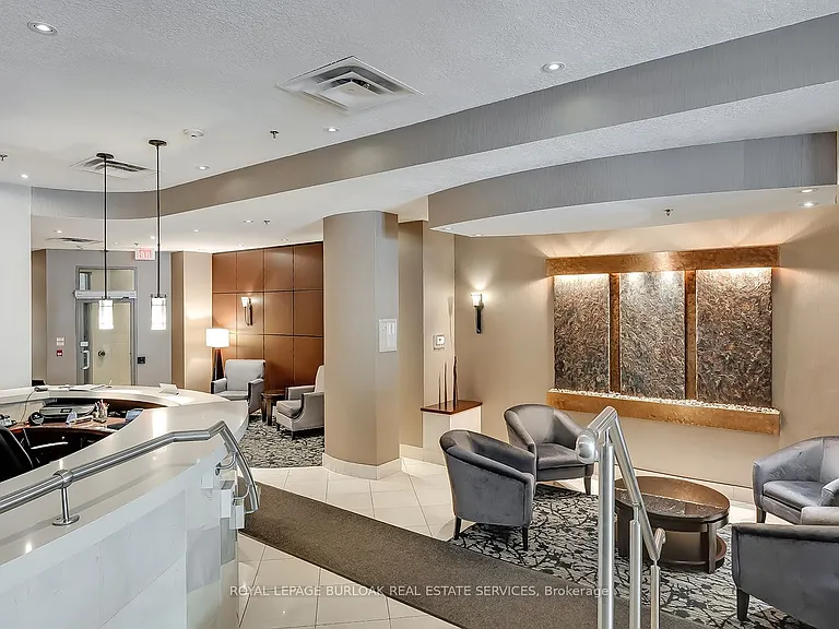 1477 Lakeshore Rd #704 — Photo 2