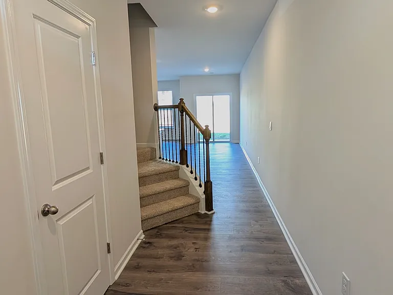 1664 Hallview Ct — Photo 3