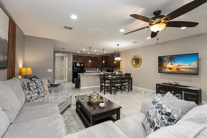 3 bed, 2.5 bath, 1834 sqft, $1,950 — Photo 2