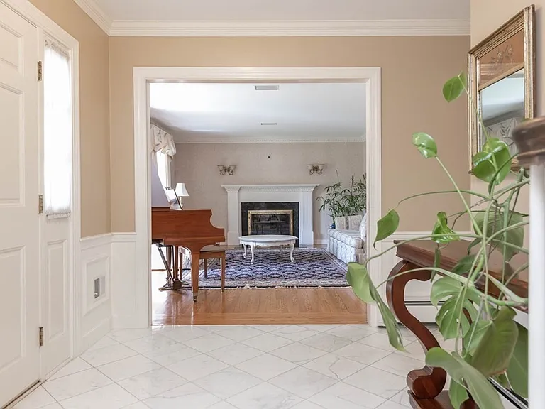 4 Elliston Rd — Photo 4