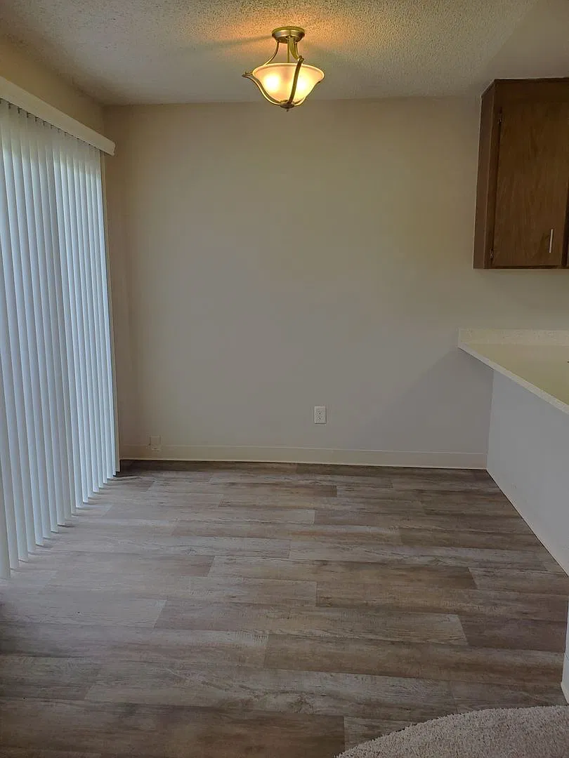 Emerald Gardens Apartments — Photo 3