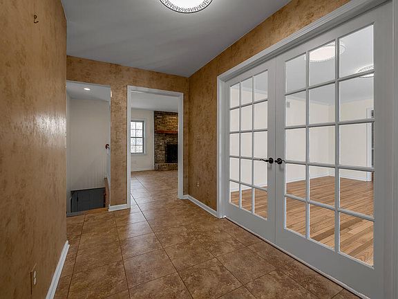 4th image of 2934 Montavesta Rd