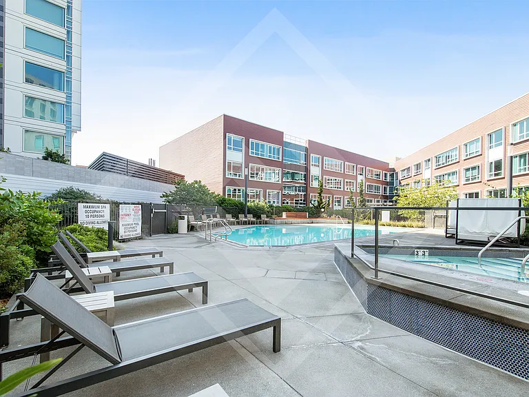 11O Channel St #2I4 — Photo 29