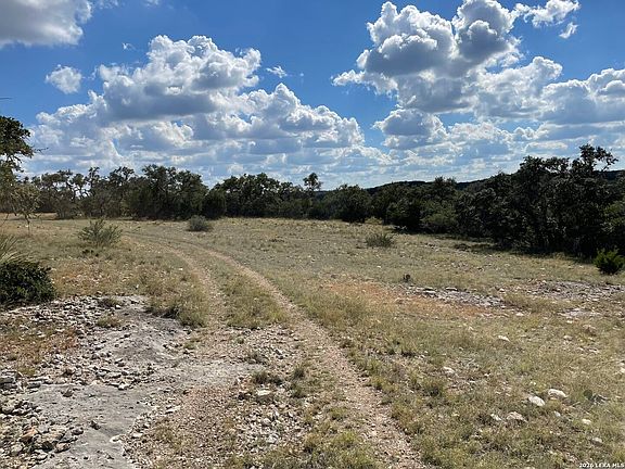 4th image of 1 AND 2 Texana Oaks Ranch Hway 377