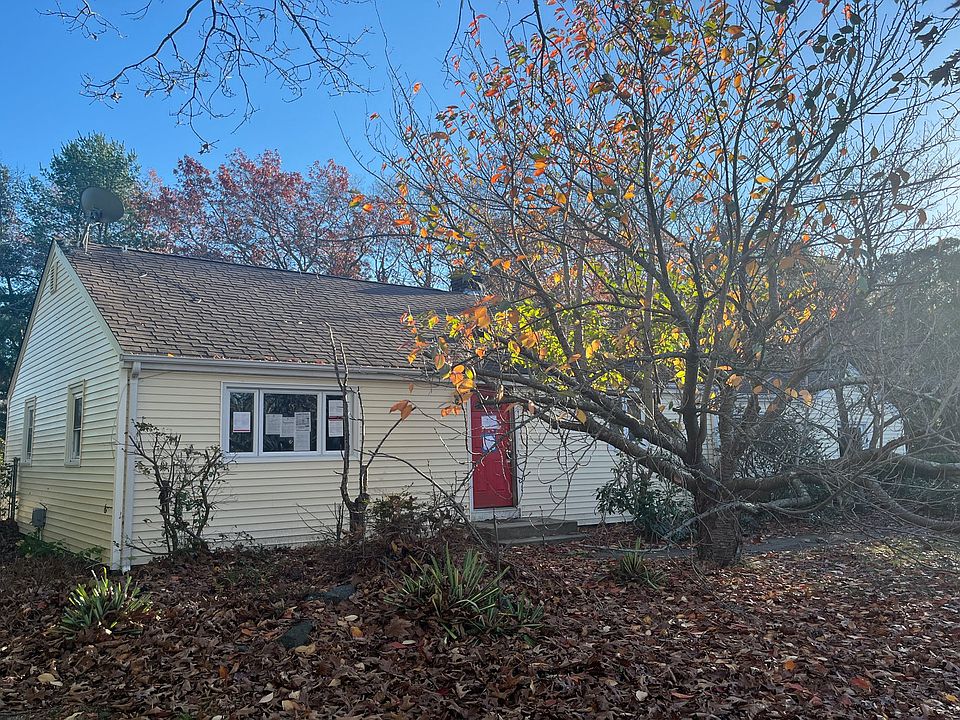 1114 Central Ave, Johnston, RI 02919 Zillow