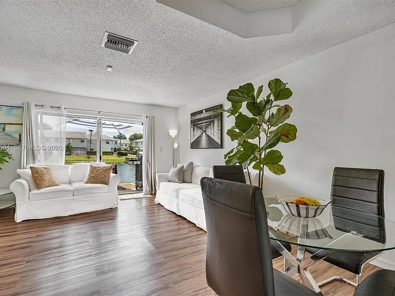 14207 SW 121st Pl — Photo 14